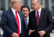 أردوغان يحث ترمب على رفع العقوبات عن سوريا