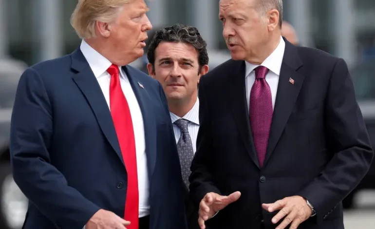 أردوغان يحث ترمب على رفع العقوبات عن سوريا خلال مكالمة تناولت ملفات إقليمية حساسة 1 أردوغان يحث ترمب على رفع العقوبات عن سوريا