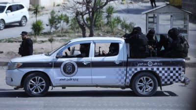 القبض على ثلاثة ضباط طيران سابقين بتهم انتهاكات خلال حكم النظام المخلوع 1 القبض على ثلاثة ضباط طيران سابقين