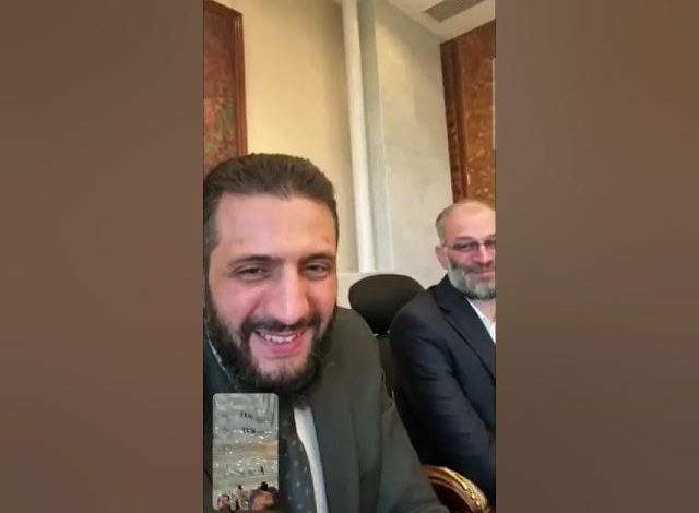 الرئيس أحمد الشرع يطمئن على الحجاج السوريين: "أنتم تمثلون سوريا بأخلاقكم ودعائكم" 1 الرئيس أحمد الشرع يطمئن على الحجاج السوريين
