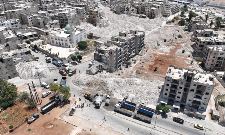 "الخوذ البيضاء" تطلق مشروع إزالة أنقاض في 16 حياً بحلب: خطوة أولى نحو التعافي 1 مشروع إزالة أنقاض في 16 حياً بحلب