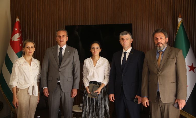 زيارة غير معلنة: وزير خارجية أبخازيا يلتقي نظيره السوري في دمشق 1 وزير خارجية أبخازيا يلتقي نظيره السوري
