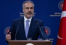 فيدان يحذر من تقسيم سوريا ويهدد بتدخل تركي