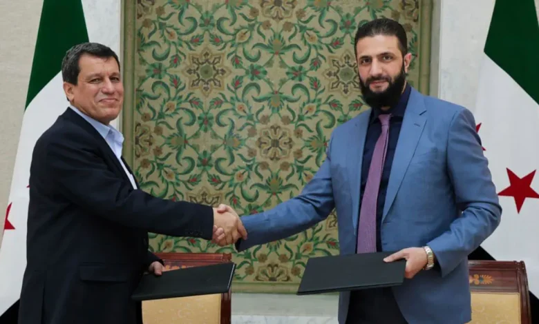 لقاء الرئيس الشرع ومظلوم عبدي وتوم باراك لبحث تطبيق اتفاق آذار 1 لقاء الرئيس الشرع ومظلوم عبدي وتوم باراك