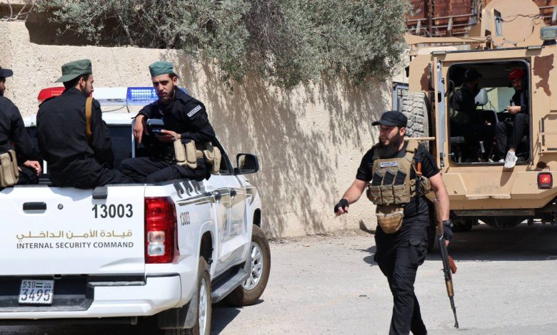 الأمن الداخلي يلقي القبض على قيادي في تنظيم داعش بدير الزور 1 القبض على قيادي في تنظيم داعش