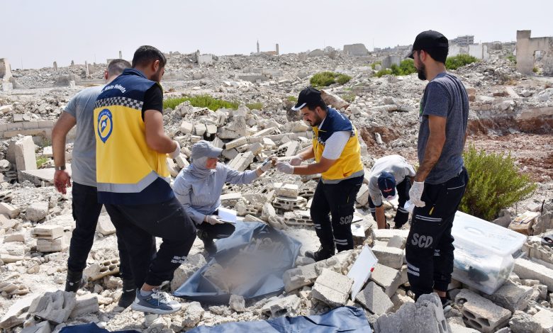 صعوبات تواجه فرق الدفاع المدني في توثيق المقابر في حمص·· ستة رفات خلال ثلاثة أيام 1 توثيق المقابر في حمص
