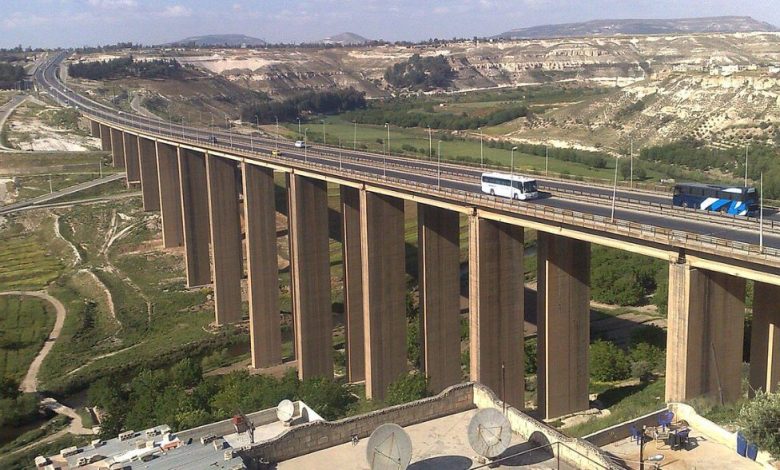 صيانة جسر الإسمنت في الرستن