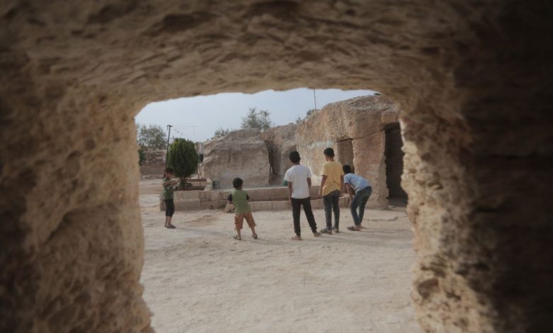 مغارات إدلب تتحول إلى بيوت مؤقتة