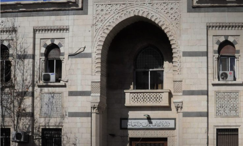 وزارة الاتصالات تطالب سيريتل وMTN